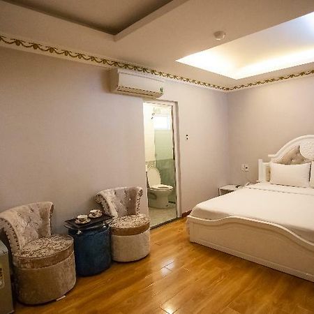 Bui Vien Walking Street Hotel Хошимин Екстериор снимка