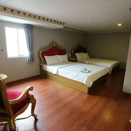 Bui Vien Walking Street Hotel Хошимин Екстериор снимка