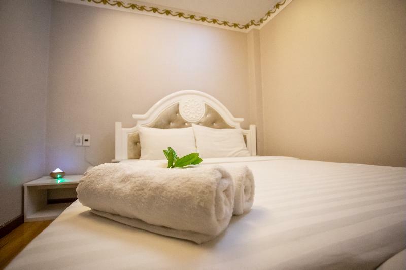 Bui Vien Walking Street Hotel Хошимин Екстериор снимка