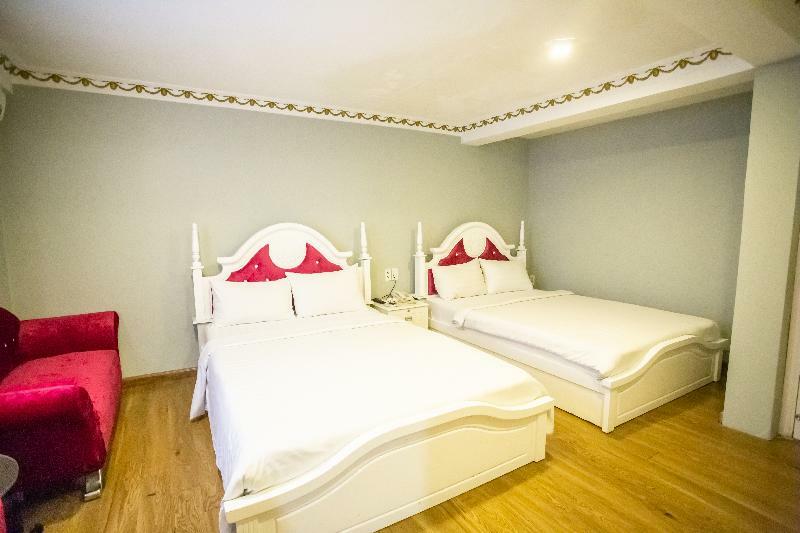 Bui Vien Walking Street Hotel Хошимин Екстериор снимка